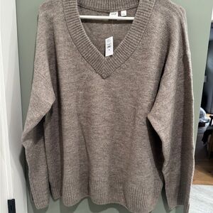 NWT GAP Oversized V-Neck Sweater